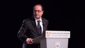 2048px-Francois_Hollande_Carcassonne-1122.jpg