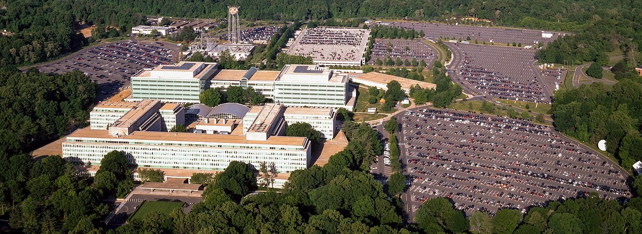 Aerial_view_of_the_Central_Intelligence_Agency_headquarters,_Langley,_Virginia_-_Corrected_and_Cropped