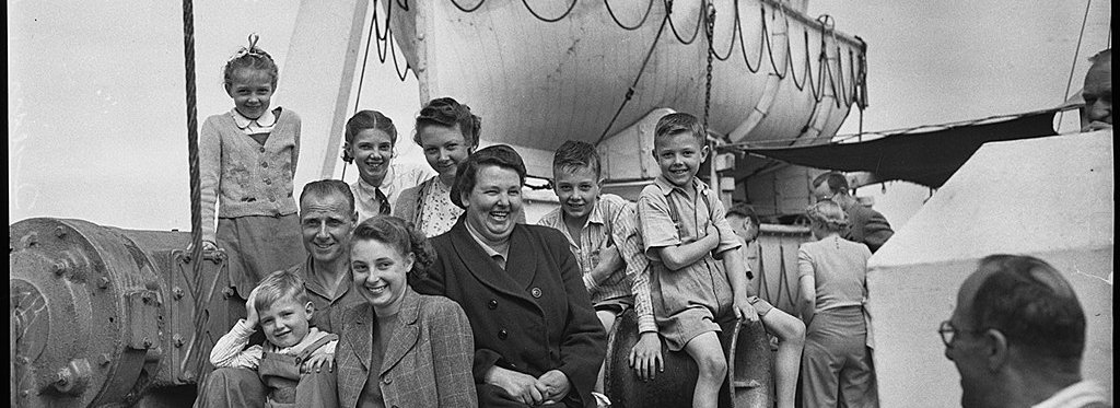 British_migrants_01_Georgic,_Australia,_1949