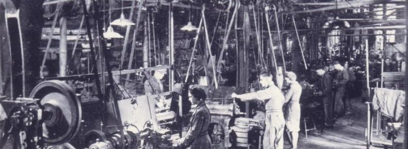 Factory_workers_at_Armstrongs_c.1940s_(archive_ref_DDPD-2-2-6)_(30261046665)