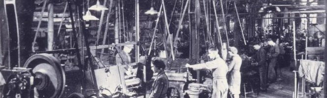 Factory_workers_at_Armstrongs_c.1940s_(archive_ref_DDPD-2-2-6)_(30261046665)