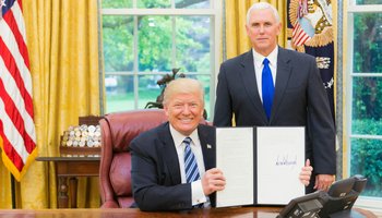 history-in-hd-05QvOWAzN3I-unsplash